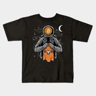 Astronaut Skate BitCoin BTC To The Moon Crypto Token Cryptocurrency Wallet Birthday Gift For Men Women Kids Kids T-Shirt